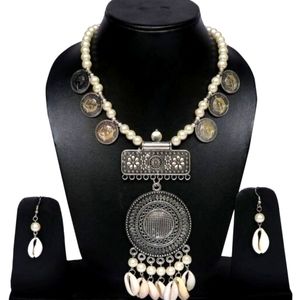 Vintage necklace set
